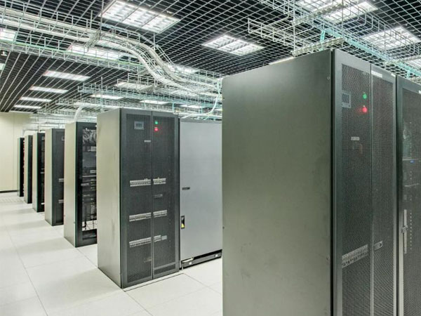 temperature-monitoring-system-for-server-room-data-center1.jpg
