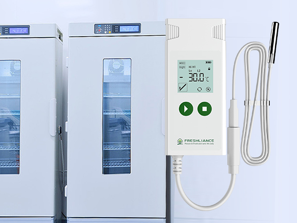 usb-temperature-data-logger-in-vaccine-cold-storage1.png