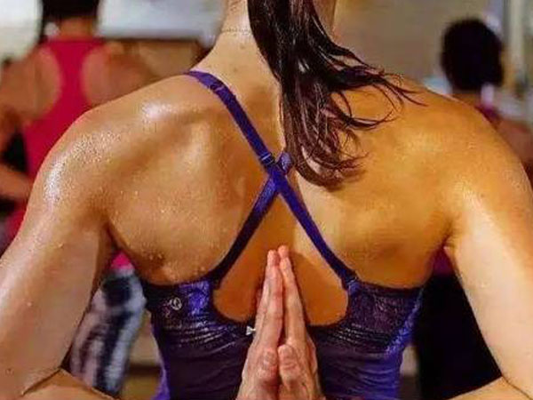 مراقبة البيئة في الوقت الفعلي في غرفة اليوغا الساخنة