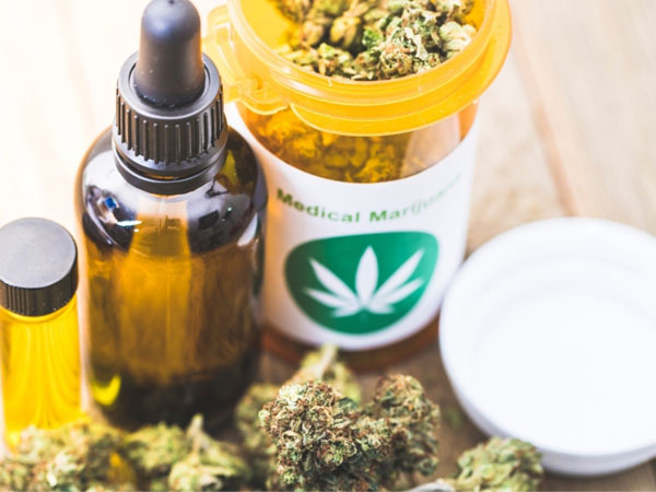 مسجل بيانات درجة الحرارة عبر م